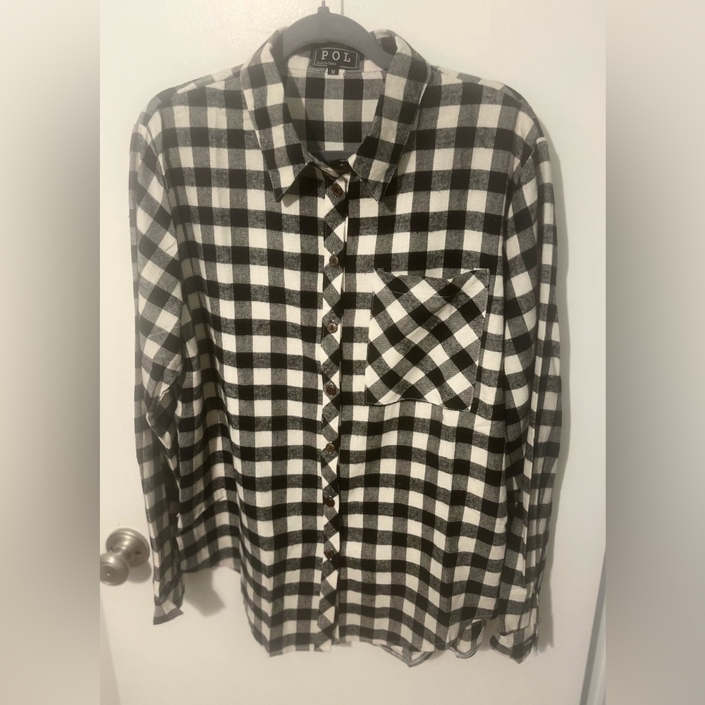 POL Black and White Plaid flannel button down shirt/jacket size medium
